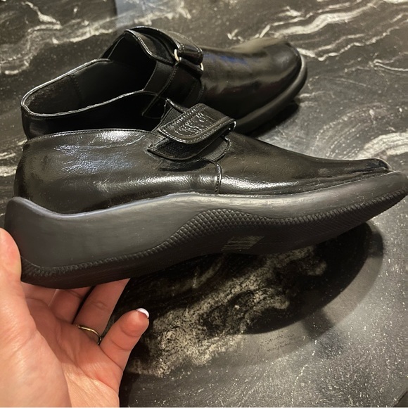 Brand new velcro close flat comfy shoes - Picture 5 of 6